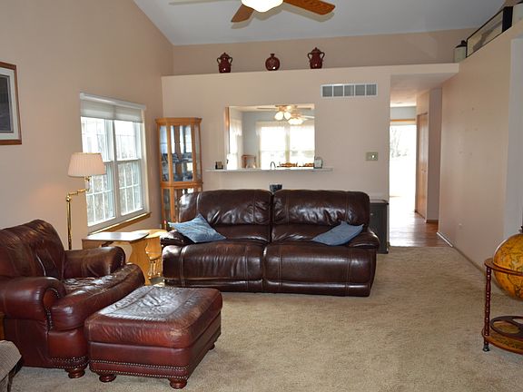 4th image of 4135 Doe Ct