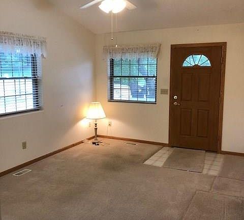 4th image of 3743 Glen Oaks Blvd