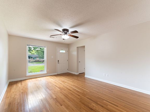 4th image of 1213 Trellis Dr