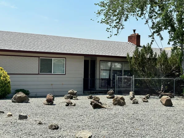 1135 NE D St, Grants Pass, OR 97526