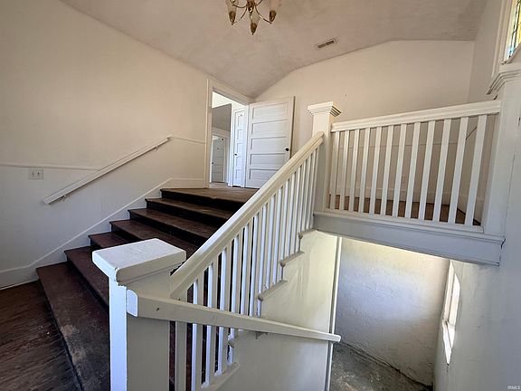 3rd image of 9601 Main St