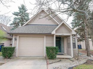 2551 Country Village Ct, Ann Arbor, MI