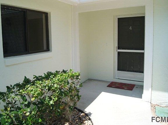 2nd image of 4 Lake Forest Pl #0