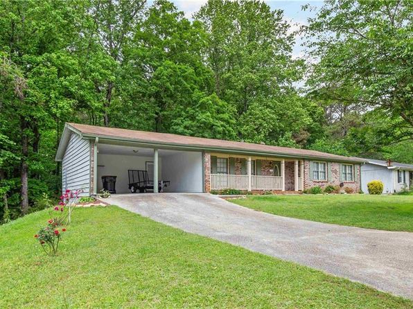 2585 Whisper Trl, Douglasville, GA 30135