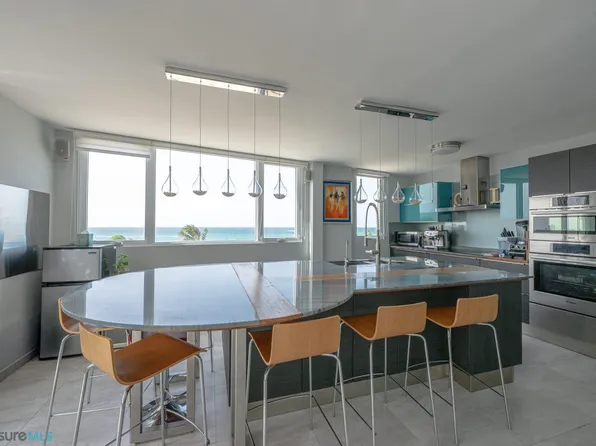 5245 Avenue Isla Verde APT 302, Carolina, PR 00979