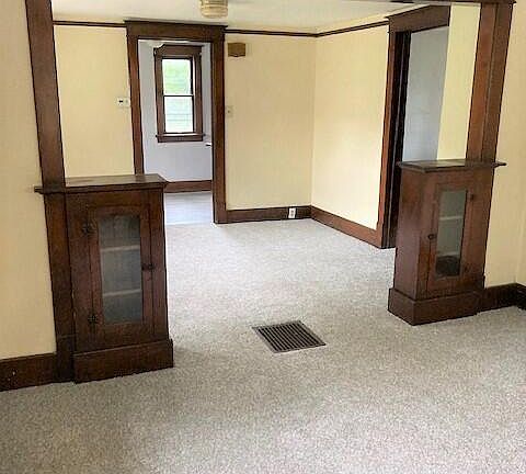 3rd image of 2409 McIlwraith St