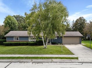 625 New York Ave, Oostburg, WI 53070