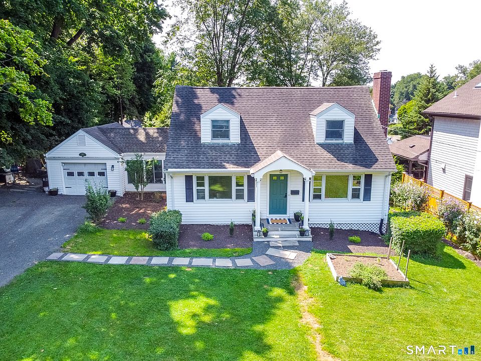 1st image of 271 Soundview Avenue