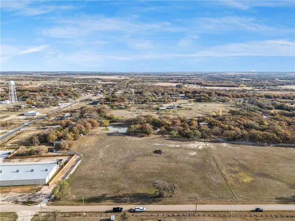 S 9th St, Axtell, TX 76624