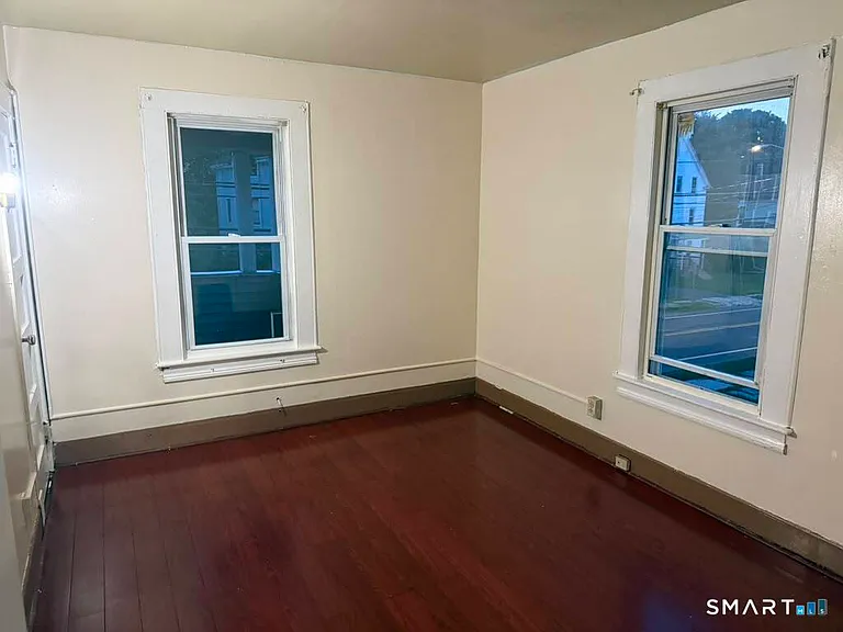 727 East St — Photo 8