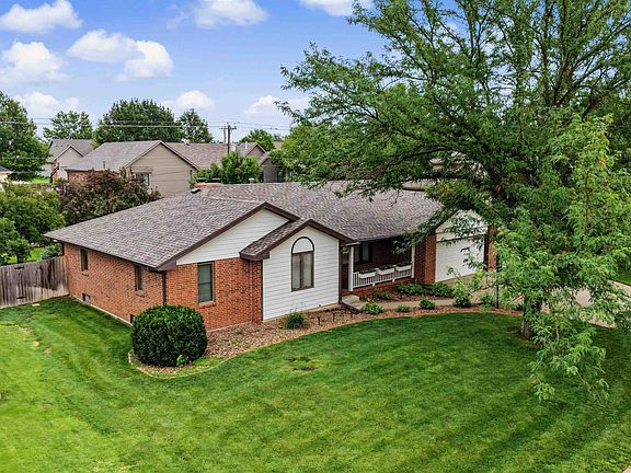 3rd image of 325 Seitz Dr