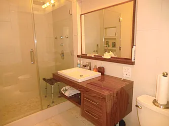 Rented by Barlavi Inc.