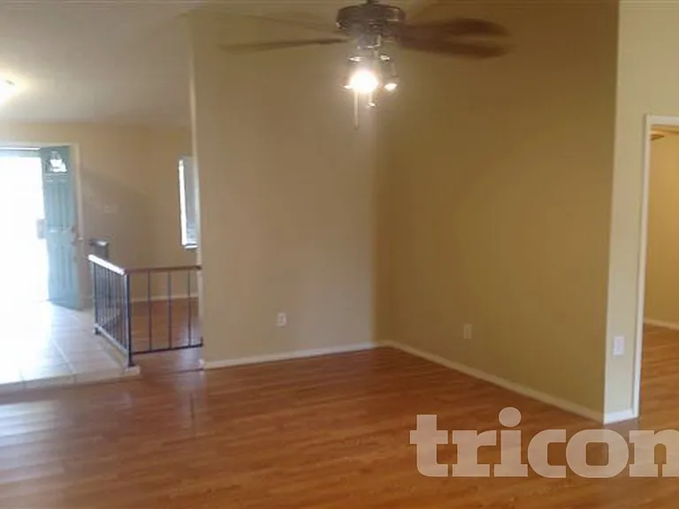 2063 W Morningside Dr — Photo 5