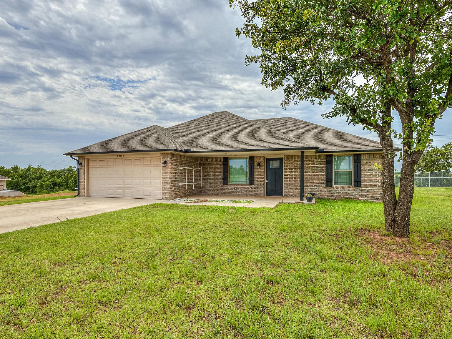 3 bed, 1303 sqft, $1,550 — Photo 3