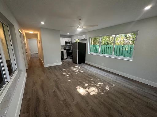 2nd image of 305 Hibiscus Ave #3