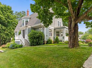 9 Forest Rd, Cape Elizabeth, ME 04107