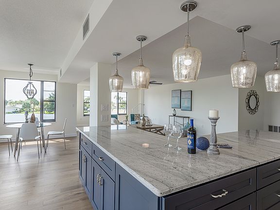4th image of 750 Island Way APT 201