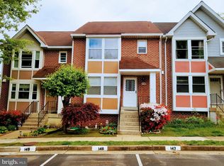 5498 Stavendish St, Burke, VA 22015