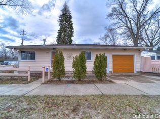2411 Cutler Ave, Muskegon, MI 49441