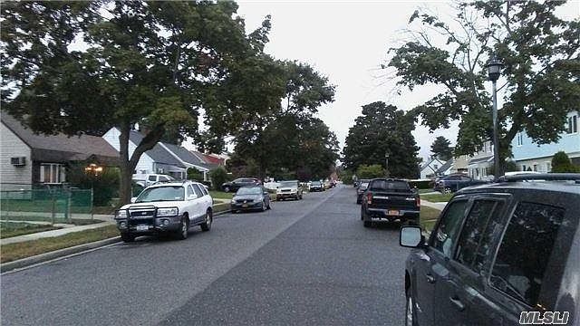 1st image of 27 Harvest Ln
