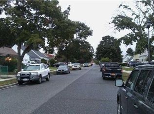 27 Harvest Ln, Levittown, NY 11756