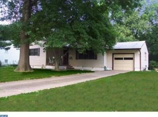 12 Chelmsford Dr, Ewing, NJ 08618