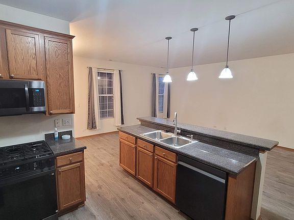 3rd image of 2602 Pondview Dr