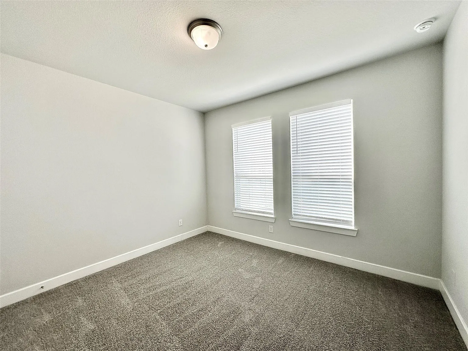 4 bed, 3.0 bath, 2709 sqft, $3,445 — Photo 4