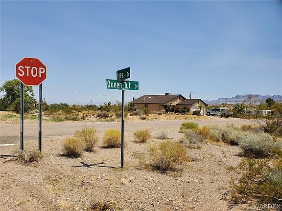 4th image of 570 W Queen Tut Drive