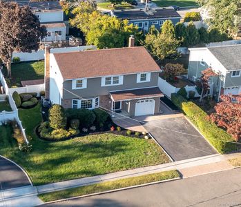 123 Erlanger Boulevard, North Babylon, NY, 11703