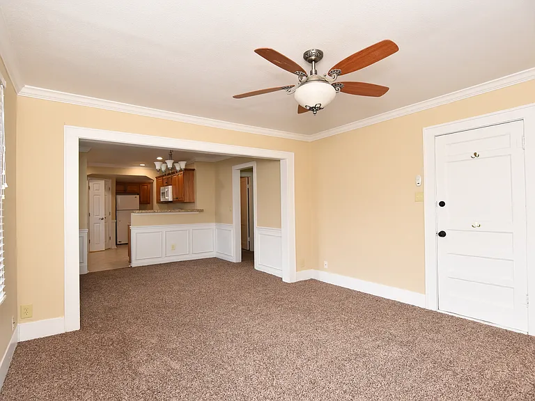 302 E Aquarium Pl — Photo 4