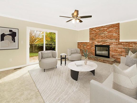 3rd image of 15428 Peach Leaf Dr