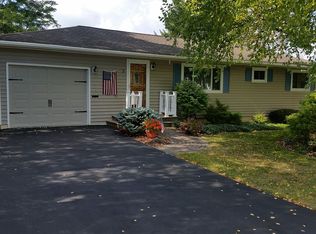 3 Marilyn Dr, Whitesboro, NY 13492