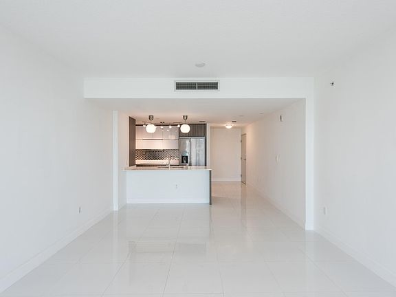 5th image of 600 NE 27th St APT 3002