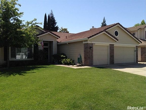 3rd image of 1404 Voltaire Dr