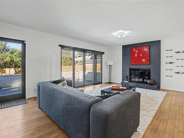 7330 Hunters Branch Dr NE — Photo 16