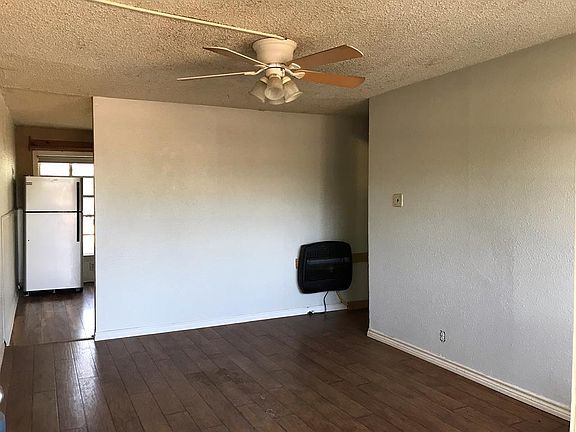 2nd image of 901 Era Ave