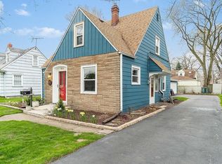 9015 Bunker Hill Dr, Munster, IN 46321