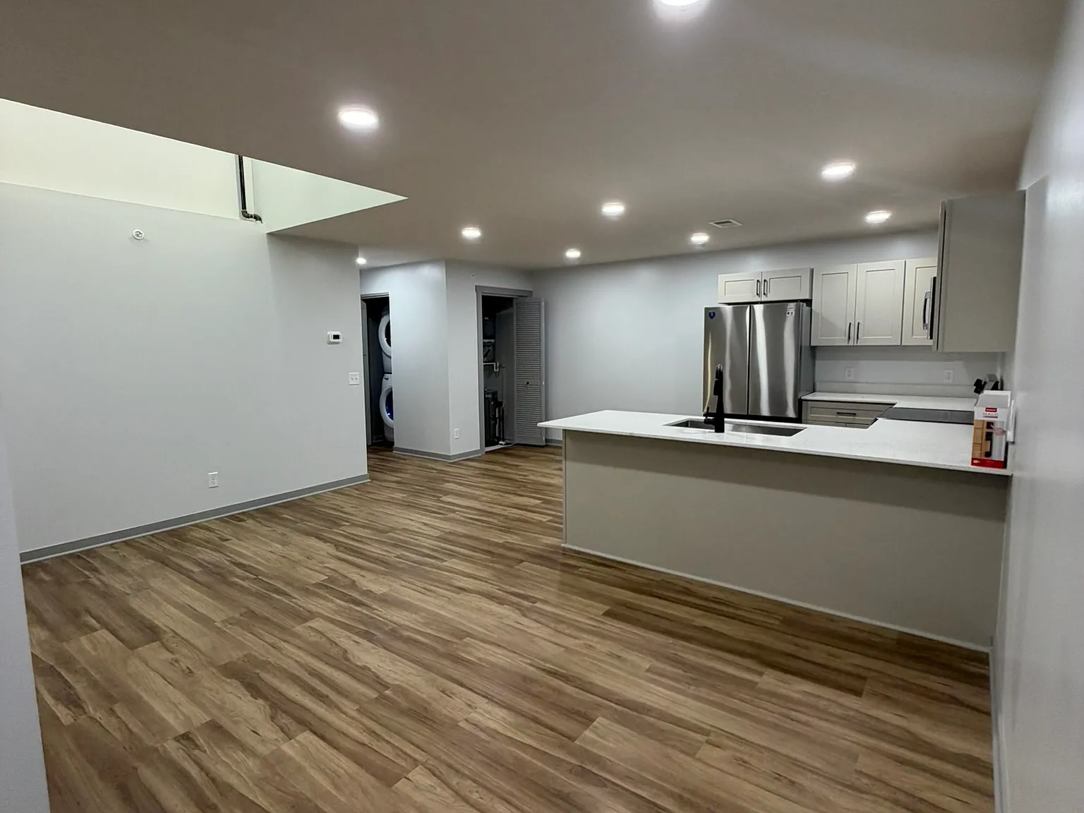 2 bed, 1028 sqft, $1,600 — Photo 4