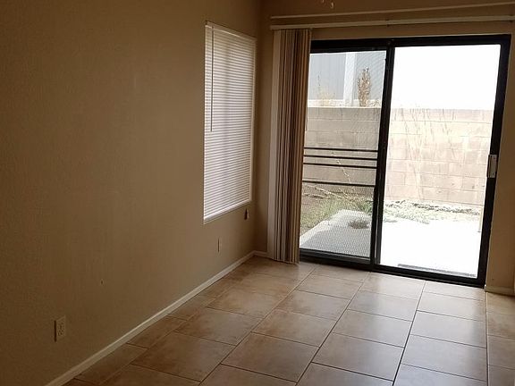 3rd image of 672B Woodcrest Dr #B
