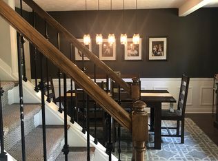 195 Chatham Dr, Aurora, OH
