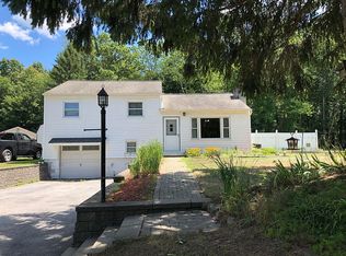 514 Creek Rd, Poughkeepsie, NY 12601