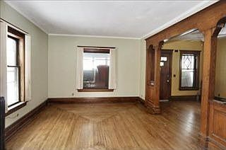 3rd image of 523 Elm St