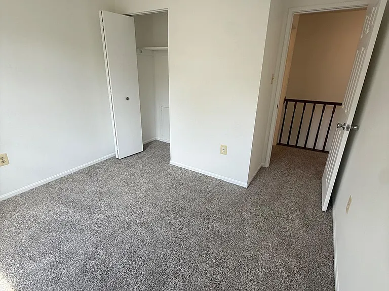 306 Hillside Ter — Photo 19