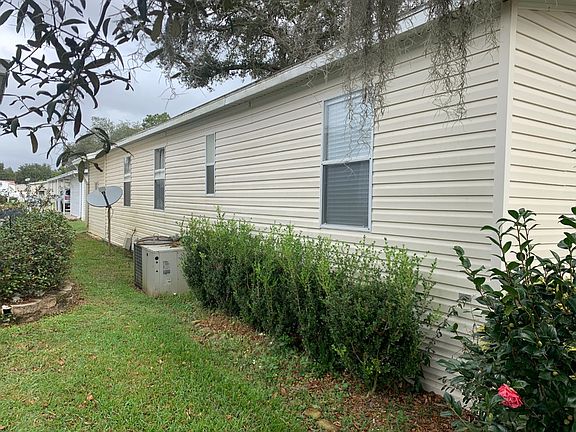 3rd image of 38051 Woodside Ln