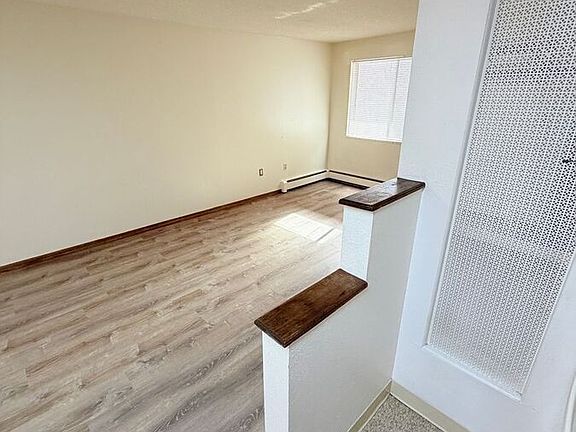 4th image of 3305 S Clarkson St #304