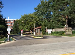 16 E Old Willow Rd APT 316S, Prospect Heights, IL 60070