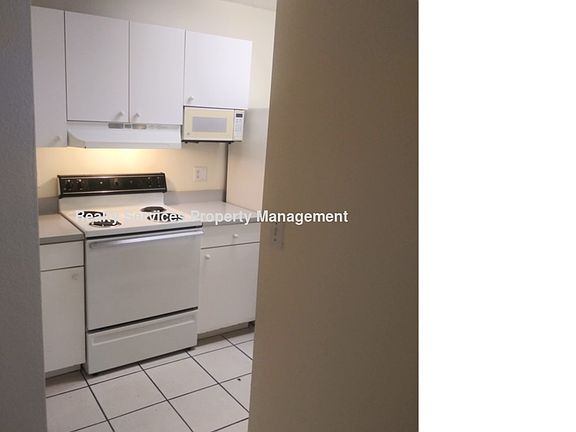 5th image of 3419 Winkler Ave Ext APT 516