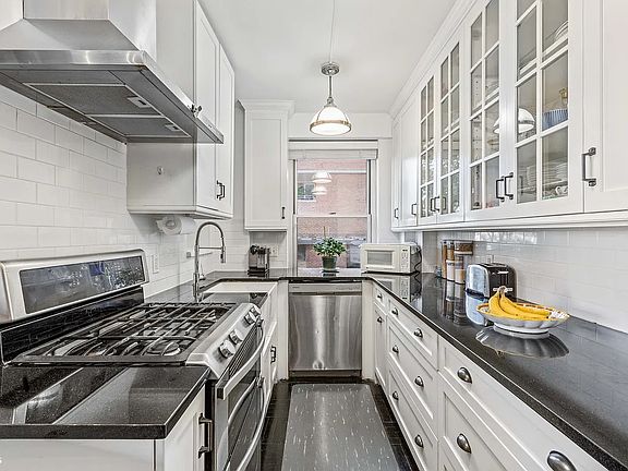 4th image of 457 Franklin D Roosevelt Dr APT A106