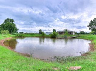 902 E Hamner Park Rd, Carney, OK 74832